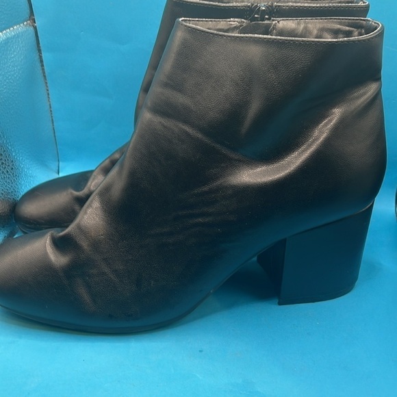 Joe fresh women’s faux leather ankle heel black zippered boots - size 9 - Picture 3 of 7
